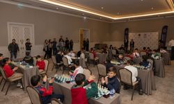 Çocuklar hem eğlendi hem yarıştı