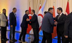 Başbakan Üstel, bayram tebriği kabul etti