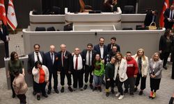 Mecliste en renkli gün