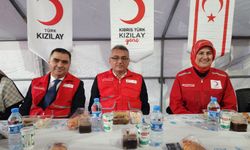 Erhürman, “Kızılay İftar Sofrası”nı ziyaret etti