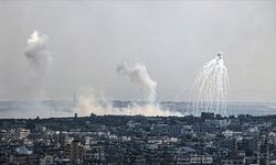 İsrail, Lübnan'daki yerleşim bölgelerini fosfor bombasıyla vurdu