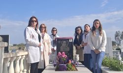 Kıbrıs Türk Eczacılar Birliği, Kamran Aziz’i kabri başında andı