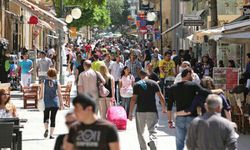 Olağanüstü hal talimat ve SMS'lerinden korkan Rum halkı market ve benzin istasyonlarına hücum etti