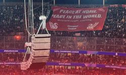 Liverpool taraftarından Atatürk'lü mesaj
