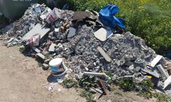 Molozlar neden yol kenarlarına bırakılıyor?