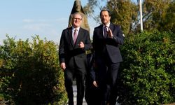 Güney Kıbrıs’taki İngiliz üsleri için müzakere süreci Londra’da