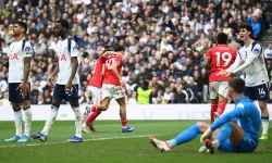 Tottenham dibe vurdu