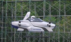 Japonya’da ‘uçan araba’ ilk kez havalandı