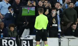 İngiliz taraftarlar VAR'a karşı