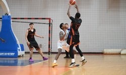 Akdeniz ve China Bazaar Ada’dan farklı galibiyetler