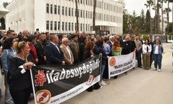 Sendikalar ve basın örgütleri sosyal medya saldırılarını protesto etti