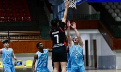 Gecenin galipleri Ada ve Caesar Larnaka Gençler Birliği