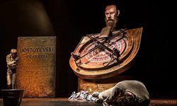Beşparmaklar Tiyatro Festivali’nde “Raskolnikov” sahnelendi