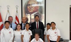 Kırok, koltuğu çocuklara bıraktı