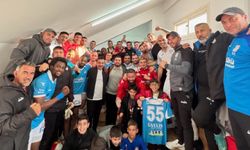 Lideri golcüsü uçurdu