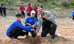 Güzelyurt’ta “Yeniden Yeşil Kıbrıs” projesi kapsamında 120 zeytin fidanı dikildi