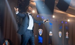 Mahsun Kırmızıgül’den, Merit Royal Diamond’da müzik ziyafeti