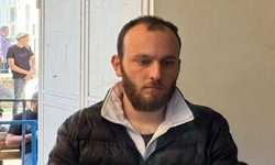 “İslama aykırı” diyerek içkileri kırdı