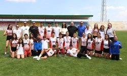 Şehit Turgut Ortaokulu’ndan çifte şampiyonluk