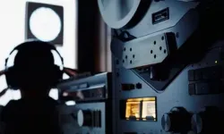 Telefon görüşmelerinin dinlenmesine olanak tanıyacak anayasa değişikliğinin oylanması ertelendi