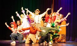 1.Lefkoşa Çocuk Tiyatrosu Şenliği  Alice Harikalar Diyarı oyunuyla kapanış yaptı