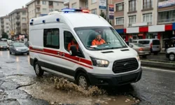 Yoldaki çukur, kadını hayata döndürdü