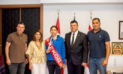 DAÜ’lü milli atlet Ada Kafa’dan Prof. Dr. Hasan Kılıç’a ziyaret