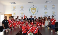 Bakan Çavuşoğlu, Cimnastik Federasyonu heyetini kabul etti