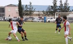Geçitkale güle oynaya ligde kaldı