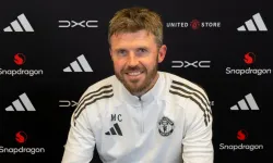 ManU, Carrick ile devam dedi
