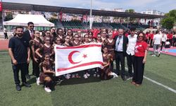 Mesarya Yıldızları’ndan İzmir’de gururlandıran gösteri