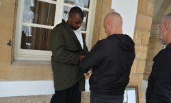 Uyuşturucu satıcısına baskın