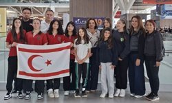 Yıldız Kız Güreş Takımı yarı finalde