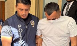 Kız arkadaşını yumrukladı