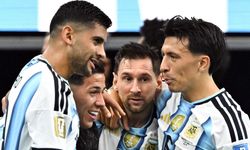 Arjantin liderliğe, Messi zirveye yerleşti