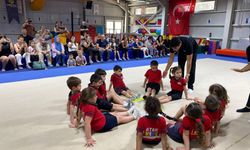 Atak KIDS çocuklarından cimnastik şov