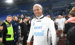 Ronaldinho sahalara dönüyor