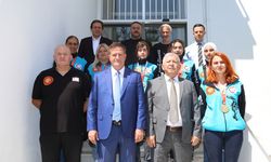 Arıklı: “Uluslararası başarı kazanan sporcularımız ülkemizin pırlantalarıdır”