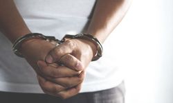 Girne ve Gazimağusa’da uyuşturucu madde tasarrufundan üç kişi tutuklandı