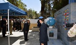 Guterres, Ledra Palace Otel önündeki BM anıtına çelenk koydu