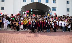 Yakın Doğu Üniversitesi’nden mezun 1.536 sağlık profesyoneli meslek yemini etti
