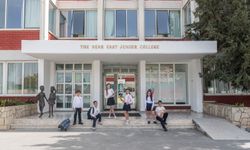 Yakın Doğu İlkokulu öğrencilerinden Uluslararası Dil Sınavlarında Yüzde 100 başarı