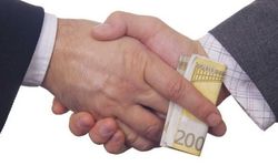 Güney Kıbrıs’ta başka bir eski Rum milletvekili de yolsuzlukla mücadele biriminin merceğinde