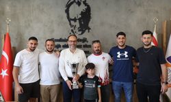 Boğaziçi şampiyonluk kupasını Sadıkoğlu'na getirdi