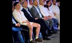 “İsak ve Solomu’yu anma” törenindeki Fidias’ın şortu eleştirilere yol açtı