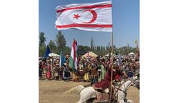 KKTC bayrağı Macaristan'da dalgalandı