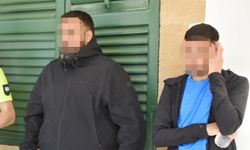 Valizlerden yüzlerce sigara çıktı