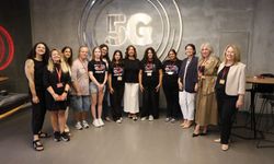 DAÜ-Techgirls yarışması kazananları Vodafone Türkiye teknoloji ekibini ziyaret etti