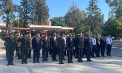 19 Eylül Gaziler Günü nedeniyle Lefkoşa Atatürk Anıtı önünde tören düzenlendi