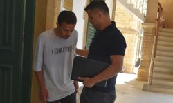 Çaldığı kabloların yanında uyuya kaldı